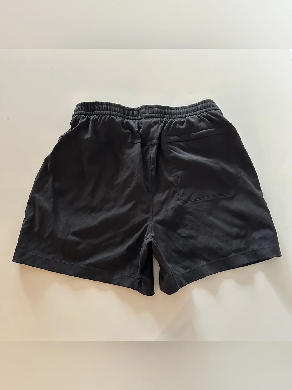 Lululemon Men’s Bowline Shorts Woven Black 5” M Utility Stretch Really nice us